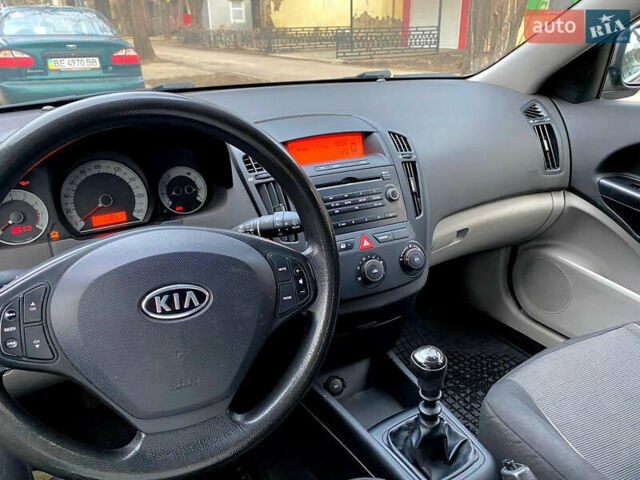 Коричневый Киа Сид, объемом двигателя 1.4 л и пробегом 230 тыс. км за 4200 $, фото 4 на Automoto.ua