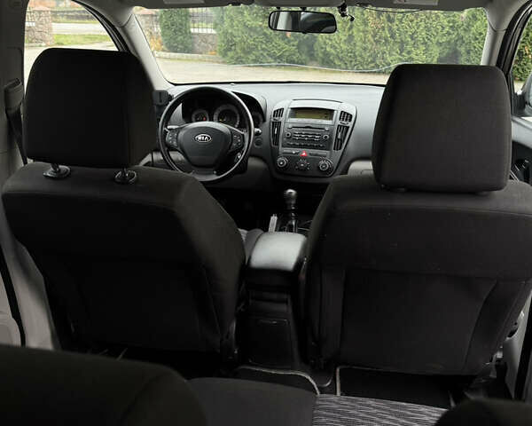 Коричневый Киа Сид, объемом двигателя 1.6 л и пробегом 175 тыс. км за 5200 $, фото 14 на Automoto.ua