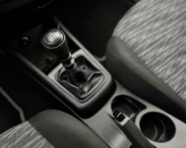 Коричневый Киа Сид, объемом двигателя 1.6 л и пробегом 175 тыс. км за 5200 $, фото 23 на Automoto.ua