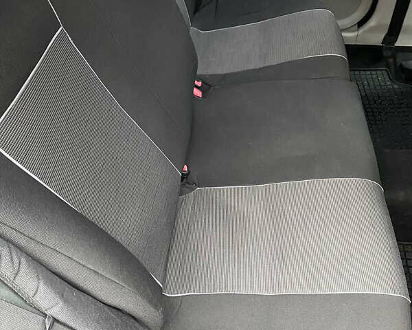 Коричневый Киа Сид, объемом двигателя 1.4 л и пробегом 230 тыс. км за 4200 $, фото 6 на Automoto.ua