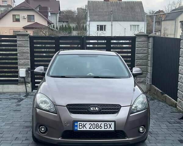 Коричневий Кіа Сід, об'ємом двигуна 1.6 л та пробігом 177 тис. км за 4500 $, фото 2 на Automoto.ua