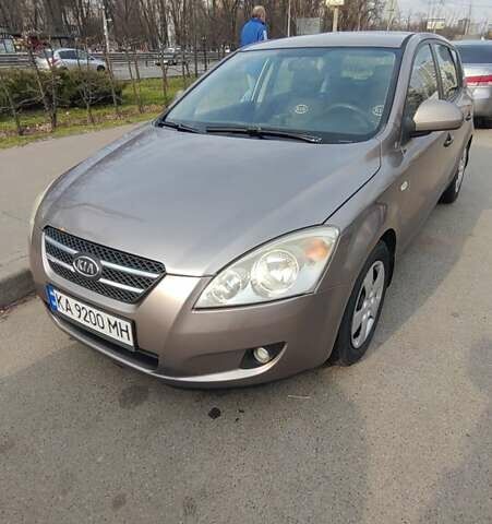 Коричневый Киа Сид, объемом двигателя 1.4 л и пробегом 303 тыс. км за 4500 $, фото 1 на Automoto.ua