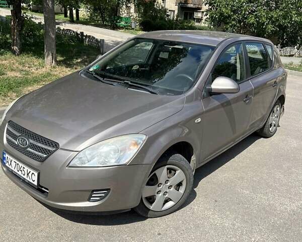 Коричневый Киа Сид, объемом двигателя 1.58 л и пробегом 232 тыс. км за 5800 $, фото 1 на Automoto.ua