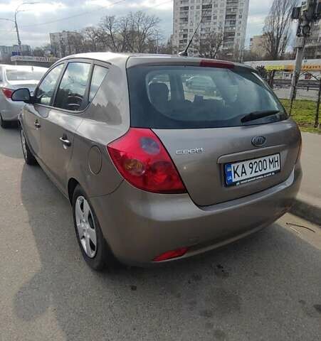 Коричневый Киа Сид, объемом двигателя 1.4 л и пробегом 303 тыс. км за 4500 $, фото 7 на Automoto.ua