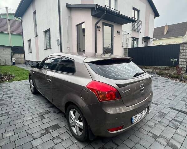 Коричневий Кіа Сід, об'ємом двигуна 1.6 л та пробігом 177 тис. км за 4500 $, фото 14 на Automoto.ua