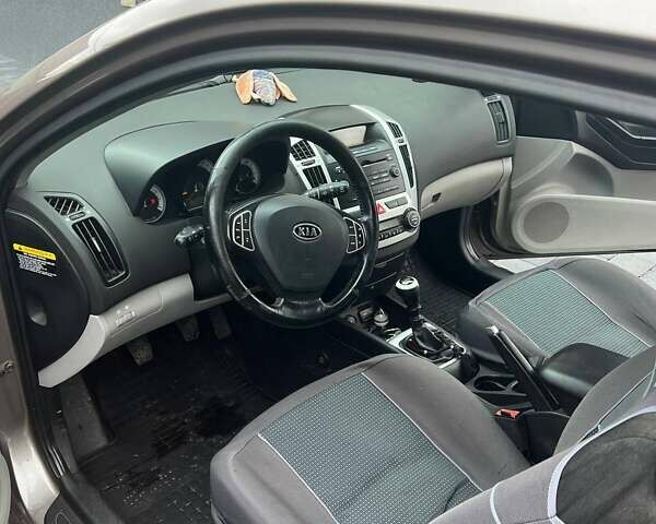 Коричневий Кіа Сід, об'ємом двигуна 1.6 л та пробігом 177 тис. км за 4500 $, фото 26 на Automoto.ua