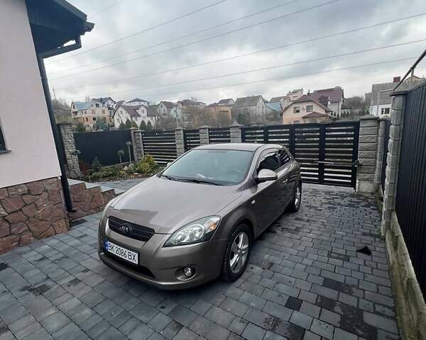 Коричневий Кіа Сід, об'ємом двигуна 1.6 л та пробігом 177 тис. км за 4500 $, фото 1 на Automoto.ua