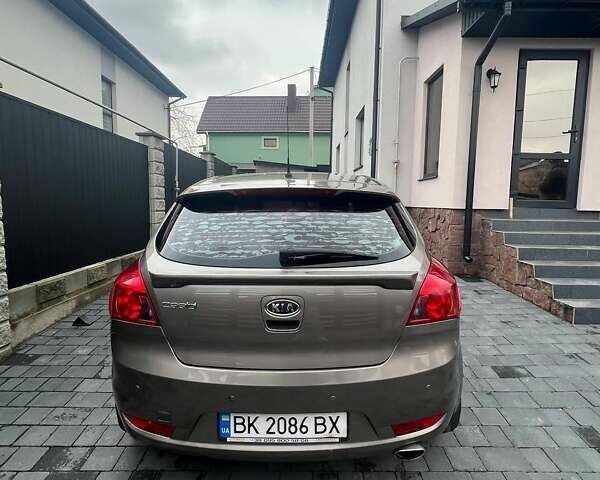 Коричневий Кіа Сід, об'ємом двигуна 1.6 л та пробігом 177 тис. км за 4500 $, фото 15 на Automoto.ua
