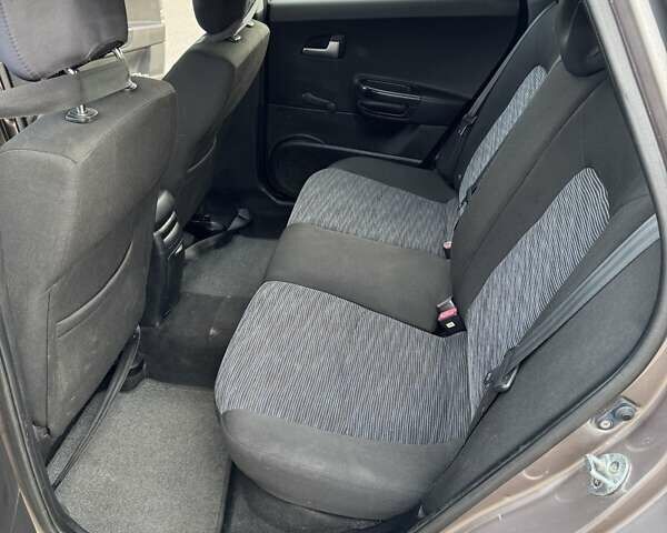 Коричневый Киа Сид, объемом двигателя 1.4 л и пробегом 165 тыс. км за 5200 $, фото 8 на Automoto.ua