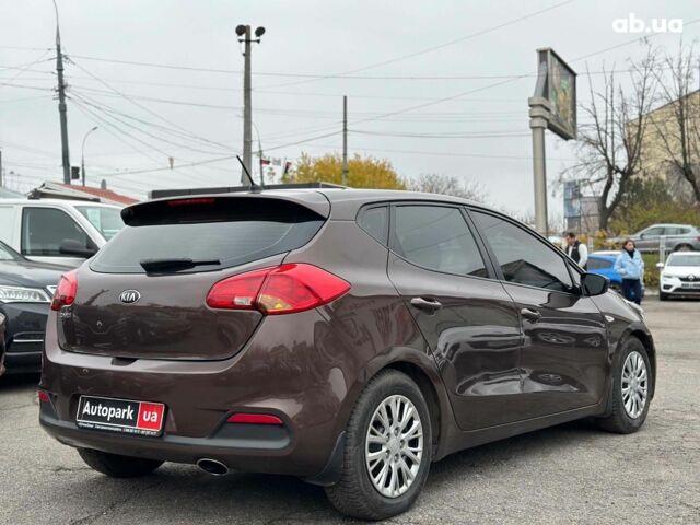 Коричневий Кіа Сід, об'ємом двигуна 1.6 л та пробігом 139 тис. км за 8990 $, фото 4 на Automoto.ua