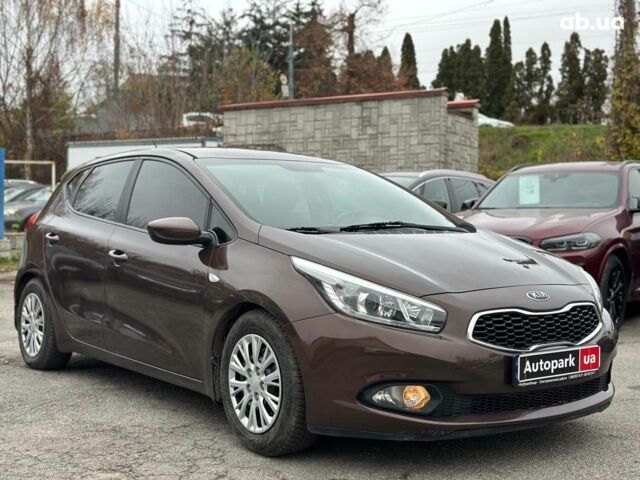 Коричневий Кіа Сід, об'ємом двигуна 1.6 л та пробігом 139 тис. км за 8990 $, фото 6 на Automoto.ua