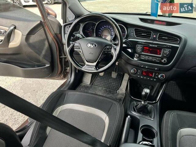 Коричневий Кіа Сід, об'ємом двигуна 1.6 л та пробігом 294 тис. км за 9190 $, фото 23 на Automoto.ua