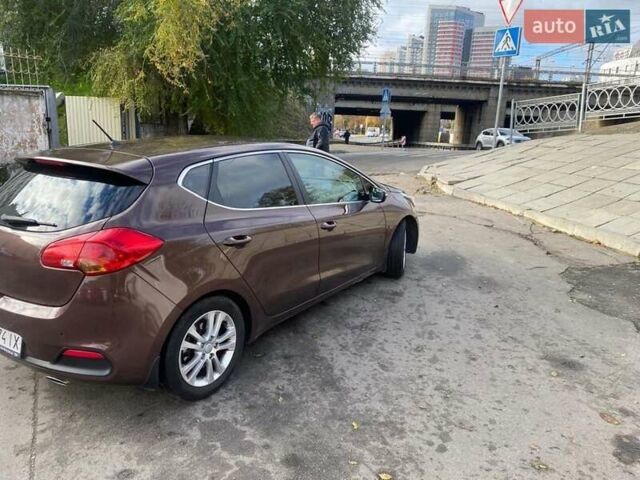 Коричневий Кіа Сід, об'ємом двигуна 1.6 л та пробігом 130 тис. км за 8200 $, фото 2 на Automoto.ua