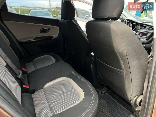 Коричневий Кіа Сід, об'ємом двигуна 1.6 л та пробігом 294 тис. км за 9190 $, фото 21 на Automoto.ua