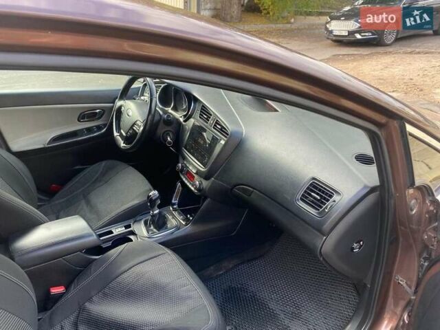 Коричневий Кіа Сід, об'ємом двигуна 1.6 л та пробігом 130 тис. км за 8200 $, фото 3 на Automoto.ua