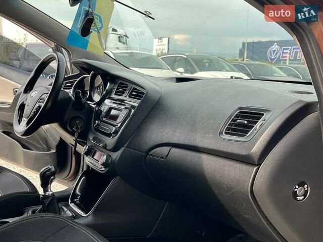 Коричневий Кіа Сід, об'ємом двигуна 1.6 л та пробігом 294 тис. км за 9190 $, фото 19 на Automoto.ua