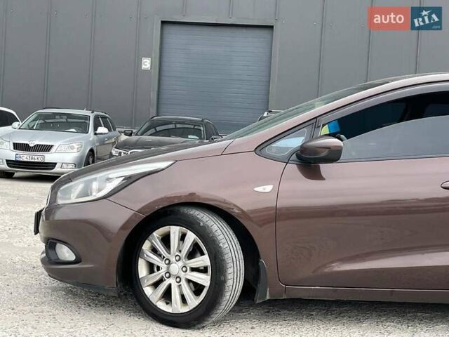Коричневий Кіа Сід, об'ємом двигуна 1.6 л та пробігом 294 тис. км за 9190 $, фото 12 на Automoto.ua