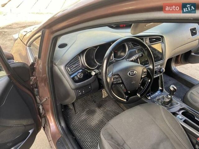 Коричневий Кіа Сід, об'ємом двигуна 1.6 л та пробігом 130 тис. км за 8200 $, фото 5 на Automoto.ua