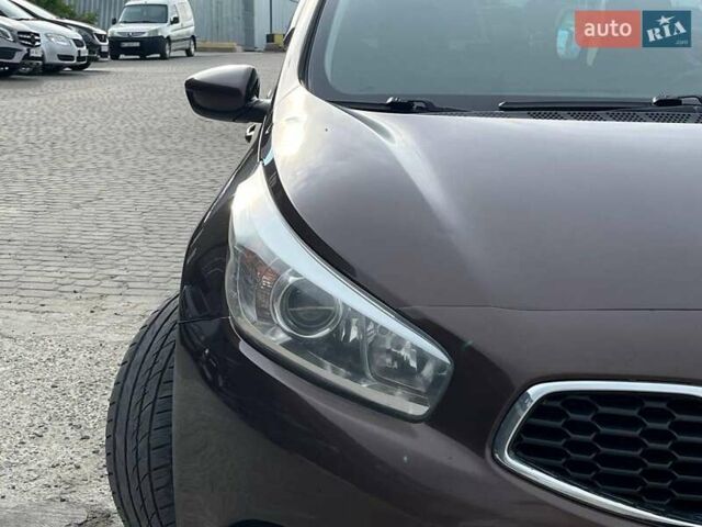 Коричневий Кіа Сід, об'ємом двигуна 1.6 л та пробігом 294 тис. км за 9190 $, фото 1 на Automoto.ua