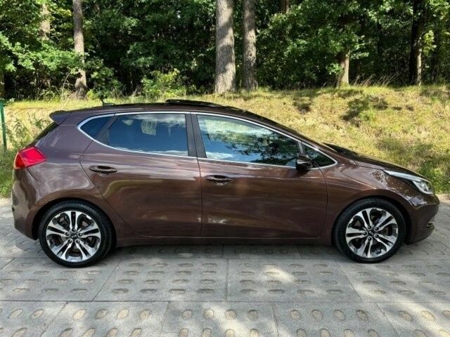 Коричневий Кіа Сід, об'ємом двигуна 1.6 л та пробігом 217 тис. км за 7800 $, фото 4 на Automoto.ua