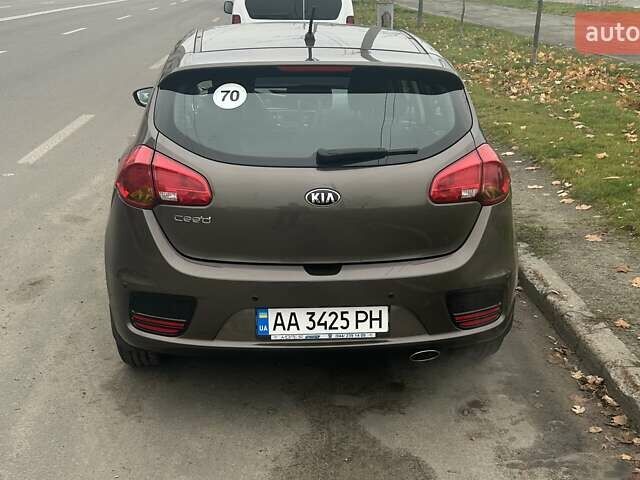 Коричневий Кіа Сід, об'ємом двигуна 1.59 л та пробігом 56 тис. км за 14900 $, фото 3 на Automoto.ua