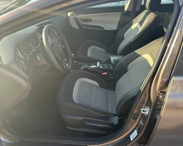 Коричневый Киа Сид, объемом двигателя 1.59 л и пробегом 58 тыс. км за 13800 $, фото 7 на Automoto.ua