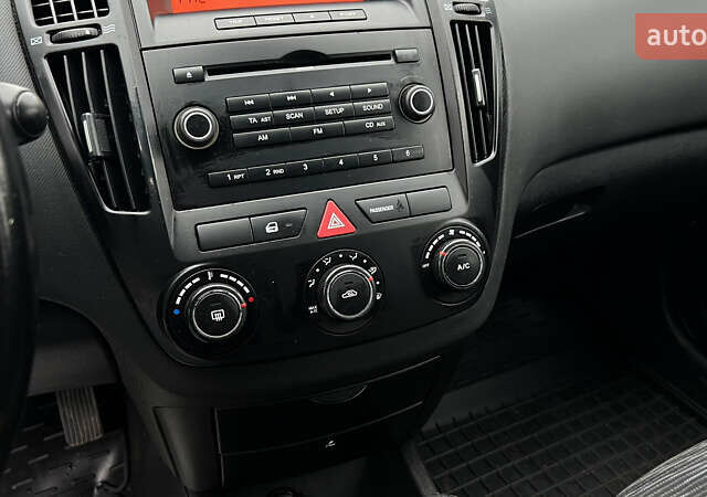 Коричневий Кіа Сід, об'ємом двигуна 1.4 л та пробігом 207 тис. км за 4600 $, фото 8 на Automoto.ua