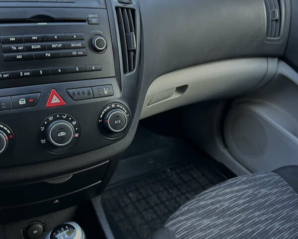 Коричневый Киа Сид, объемом двигателя 1.6 л и пробегом 266 тыс. км за 5300 $, фото 3 на Automoto.ua