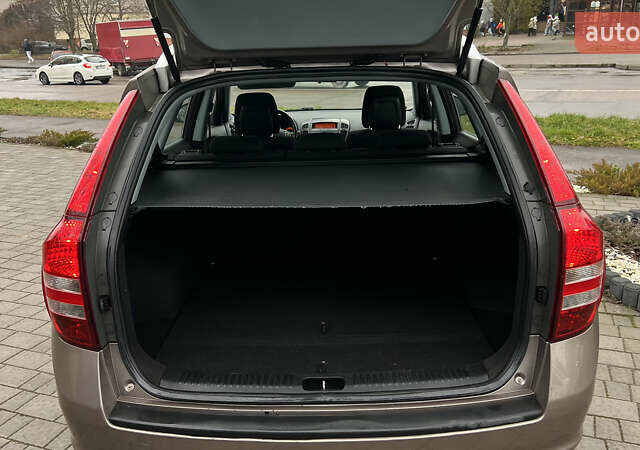 Коричневий Кіа Сід, об'ємом двигуна 1.4 л та пробігом 207 тис. км за 4600 $, фото 17 на Automoto.ua