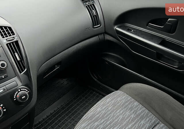 Коричневий Кіа Сід, об'ємом двигуна 1.4 л та пробігом 207 тис. км за 4600 $, фото 10 на Automoto.ua