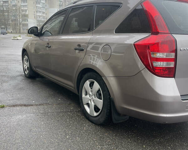 Коричневый Киа Сид, объемом двигателя 1.58 л и пробегом 204 тыс. км за 6099 $, фото 5 на Automoto.ua