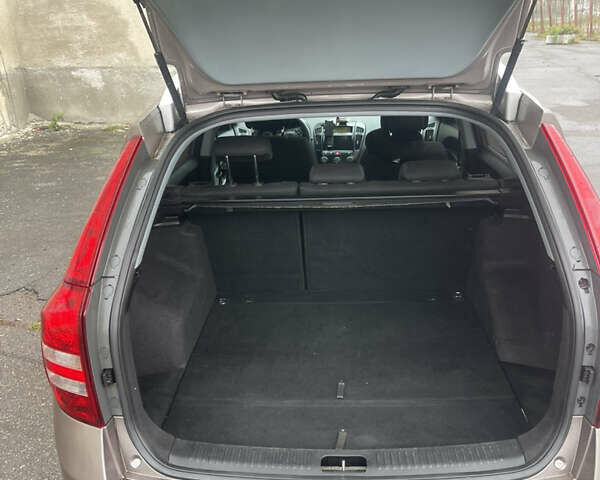 Коричневый Киа Сид, объемом двигателя 1.58 л и пробегом 204 тыс. км за 6099 $, фото 16 на Automoto.ua