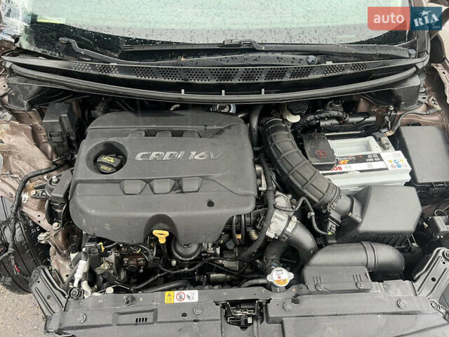 Коричневий Кіа Сід, об'ємом двигуна 1.58 л та пробігом 257 тис. км за 5850 $, фото 11 на Automoto.ua