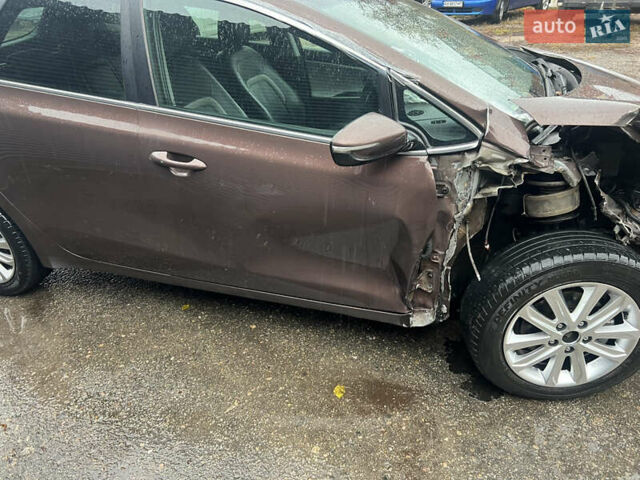 Коричневий Кіа Сід, об'ємом двигуна 1.58 л та пробігом 257 тис. км за 5850 $, фото 5 на Automoto.ua