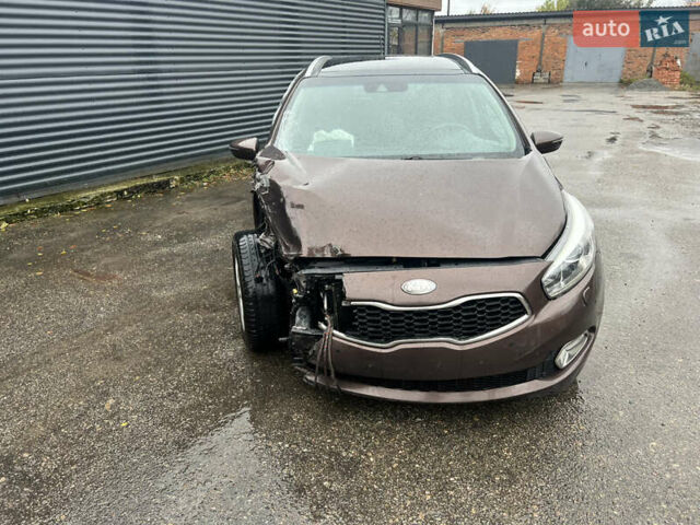 Коричневий Кіа Сід, об'ємом двигуна 1.58 л та пробігом 257 тис. км за 5850 $, фото 12 на Automoto.ua