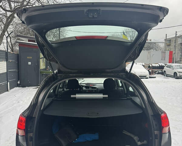 Коричневий Кіа Сід, об'ємом двигуна 1.6 л та пробігом 148 тис. км за 8600 $, фото 6 на Automoto.ua