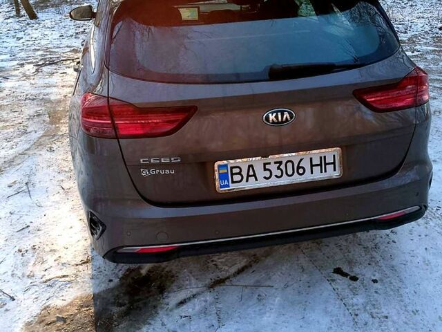 Коричневий Кіа Сід, об'ємом двигуна 16 л та пробігом 171 тис. км за 11000 $, фото 2 на Automoto.ua