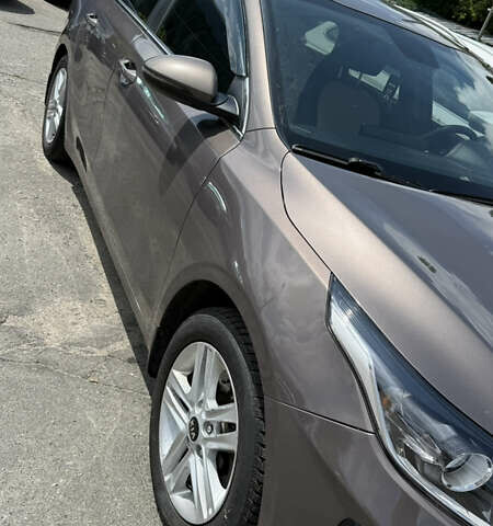 Коричневый Киа Сид, объемом двигателя 1.59 л и пробегом 135 тыс. км за 12200 $, фото 4 на Automoto.ua