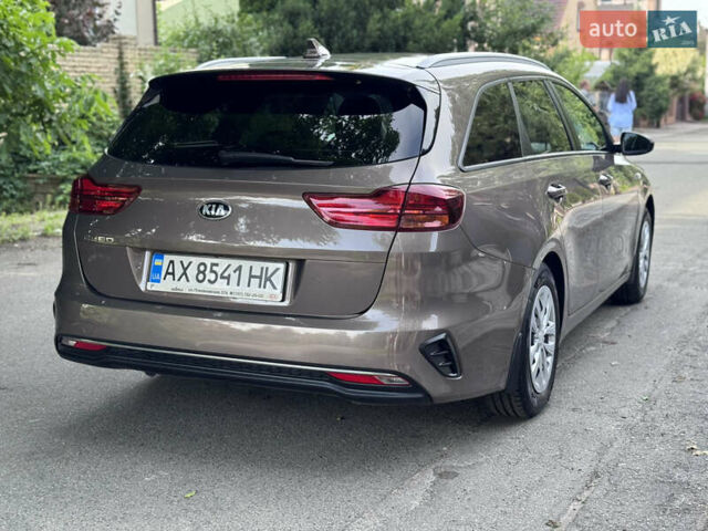 Коричневый Киа Сид, объемом двигателя 1.37 л и пробегом 191 тыс. км за 11900 $, фото 4 на Automoto.ua