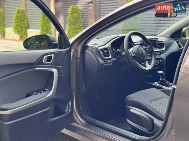 Коричневый Киа Сид, объемом двигателя 1.37 л и пробегом 191 тыс. км за 11900 $, фото 12 на Automoto.ua