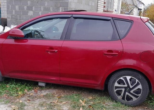 Червоний Кіа Сід, об'ємом двигуна 1.6 л та пробігом 2 тис. км за 4500 $, фото 1 на Automoto.ua