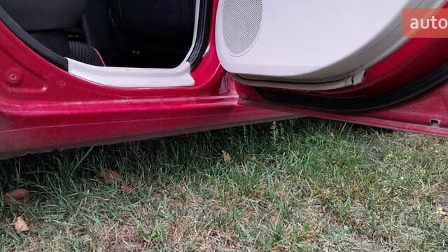 Киа Сид 2006 в Павлограде на Automoto.ua Красный Киа Сид, объемом двигателя 1.6 л и пробегом 230 тыс. км за 4500 $, фото 13 на Automoto.ua