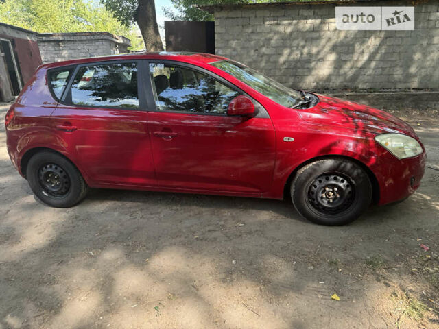 Красный Киа Сид, объемом двигателя 2 л и пробегом 140 тыс. км за 7500 $, фото 11 на Automoto.ua