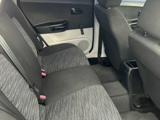 Червоний Кіа Сід, об'ємом двигуна 1.6 л та пробігом 220 тис. км за 4250 $, фото 8 на Automoto.ua