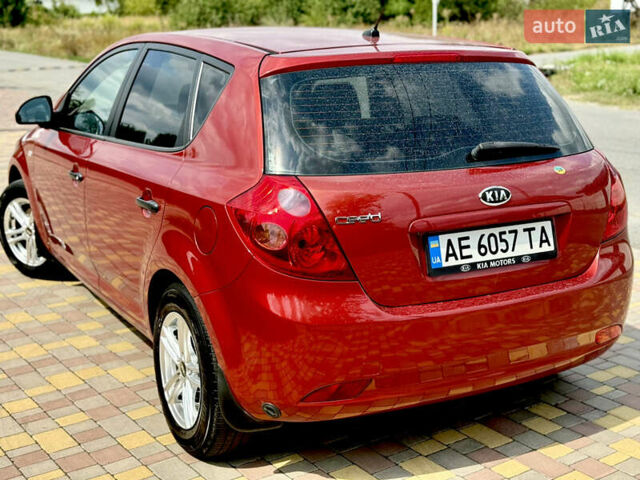 Червоний Кіа Сід, об'ємом двигуна 1.4 л та пробігом 133 тис. км за 6499 $, фото 34 на Automoto.ua