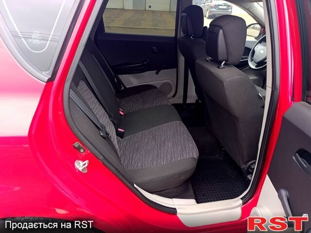 Красный Киа Сид, объемом двигателя 1.4 л и пробегом 180 тыс. км за 4300 $, фото 10 на Automoto.ua