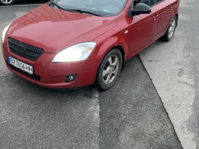 Красный Киа Сид, объемом двигателя 1.6 л и пробегом 270 тыс. км за 4900 $, фото 1 на Automoto.ua