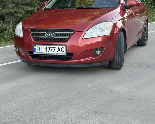 Киа Сид 2007 в Славуте на Automoto.ua Красный Киа Сид, объемом двигателя 1.59 л и пробегом 235 тыс. км за 6000 $, фото 3 на Automoto.ua