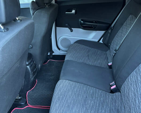 Червоний Кіа Сід, об'ємом двигуна 1.4 л та пробігом 234 тис. км за 4999 $, фото 5 на Automoto.ua