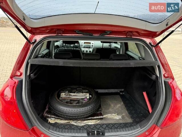 Красный Киа Сид, объемом двигателя 1.59 л и пробегом 238 тыс. км за 5200 $, фото 14 на Automoto.ua
